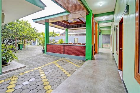 Oyo Kost Barokah Syariah Madiun Oyo Hotels Madiun Book