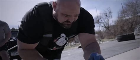 Watch Brian Shaw Deadlift an SUV as He Trains for World’s Strongest Man ...