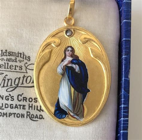 Virgin Mary Miraculous Medal