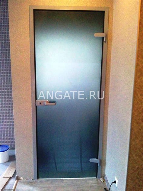 Стеклянная чёрная матовая дверь | Angate