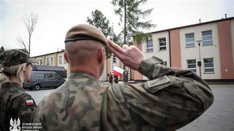 Nowo wcieleni żołnierze otrzymali broń ZDJĘCIA