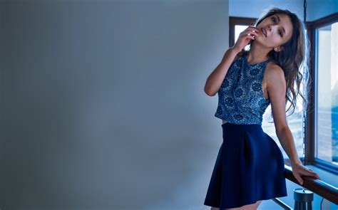 Model 4K Brunette Skirt Woman HD Wallpaper Rare Gallery