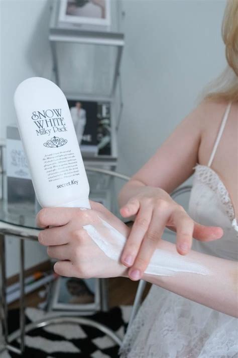 H U Huy N My B Y M O T M Tr Ng Da Body C Ng V I M T Lo I Kem Si U Hot C A H N Qu C