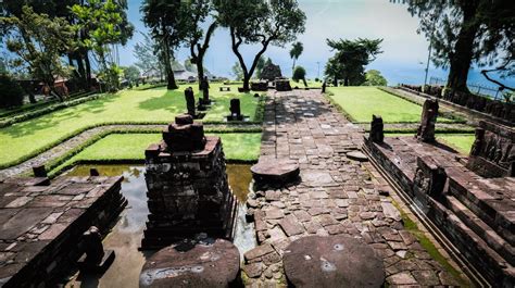 Menyusuri Eksotisme Candi Sukuh Di Kesejukan Gunung Lawu