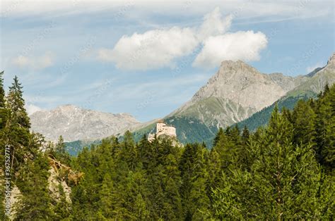 Foto De Scuol Tarasp Unterengadin Bergdorf Schloss Fontana