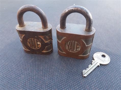 2 VINTAGE YALE PADLOCKS YALE TOWNE LOCK MFG CO 1 WITH KEY L K