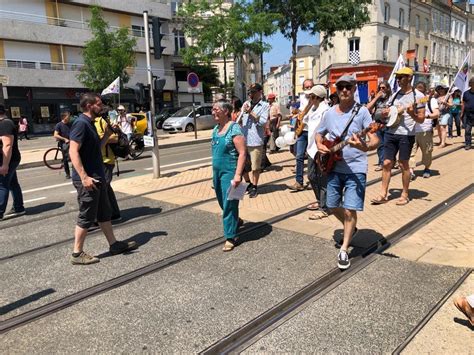 Réforme des retraites Grève du 6 juin au Mans 2000 manifestants