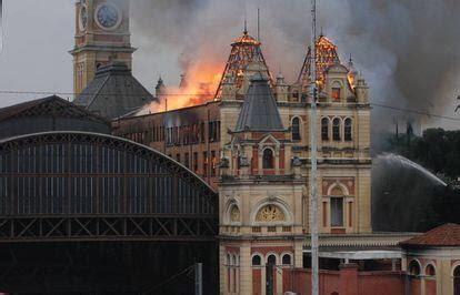 Inc Ndio Destr I O Museu Da L Ngua Portuguesa Em S O Paulo Brasil