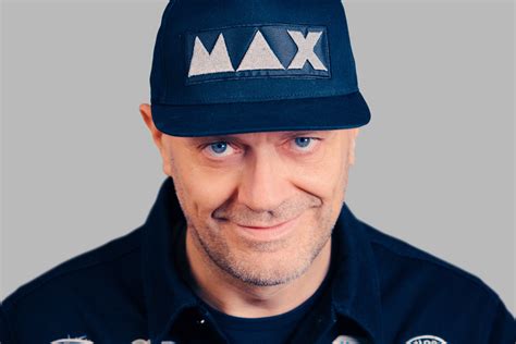 Max Pezzali Le Canzoni Alla Radio Che Superano La Prova Del Tempo