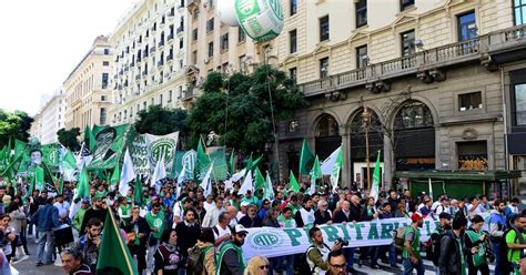 El Gobierno Recibi A Ate Despu S De Anunciar Que Reducir La Planta De