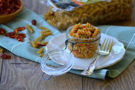 Fusilli Con Pesto Di Pomodorini Secchi Il Ricettario Timo E Lavanda