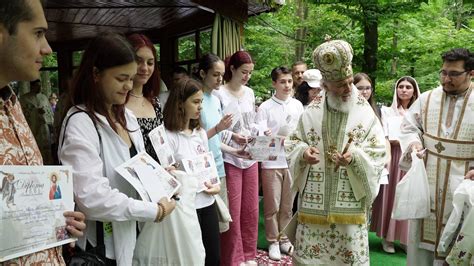 Cea Mai Mare Nt Lnire A Tinerilor Din Arhiepiscopia Dun Rii De Jos