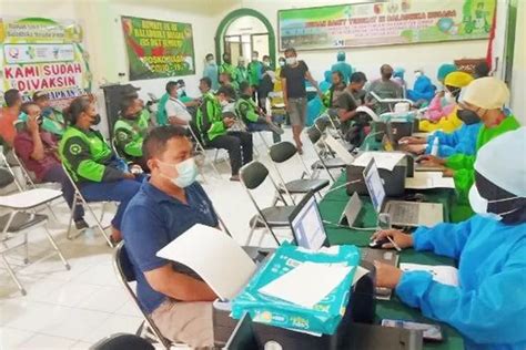 Ratusan Mitra Driver Gojek Jember Ikuti Vaksinasi Covid Radar Surabaya