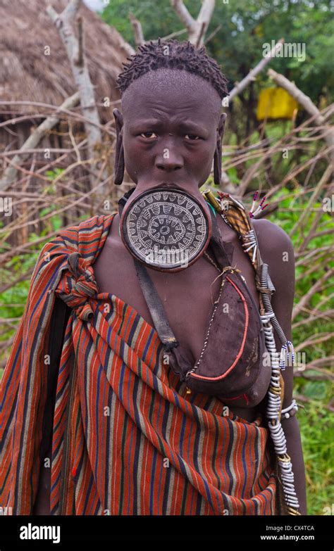 Parque Nacional Mago Etiop A Frica Tribu Mursi Mujer Menor De Omo