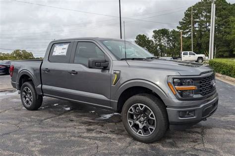 2024 Ford F-150 Raptor Specs & Features | Edmunds