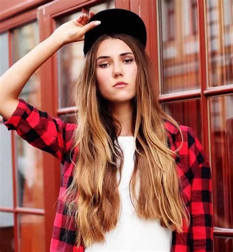 Best Dark Honey Blonde Hair Color Ideas For