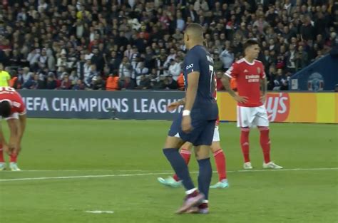 Mbappe Des Faux Comptes Pay S Par Le Psg Pour D Nigrer Le Joueur