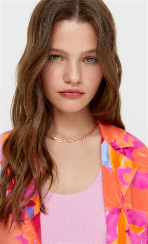 Olga Obumova - Stradivarius Clothing 2021 • CelebMafia