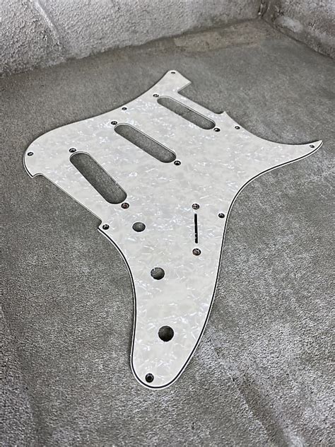 Silver Sky Core Se Pickguard Ply Aged Pearloid Reverb Uk