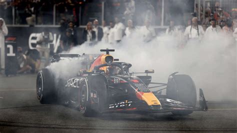 Formel 1 In Abu Dhabi Verstappen Siegt Und Bricht Wieder Einen Rekord