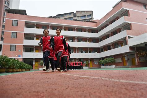 内江市东兴区：趣味运动进校园