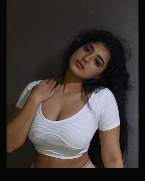 Ketika Sharma White Top Beautiful Photos Tracktollywood