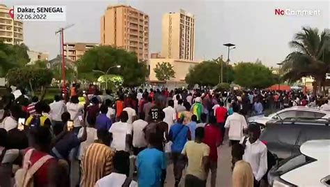 Sénégal concert de casseroles et klaxons à l appel de l opposition