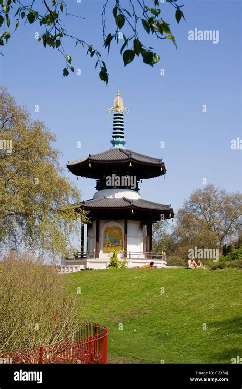 Peace Pagoda Battersea Park London Stock Photo - Alamy