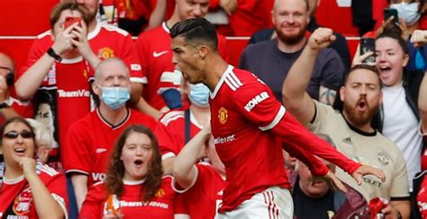 Manchester Unitedl Cristiano Ronaldo Futbol Tarihinin En Golc Ismi