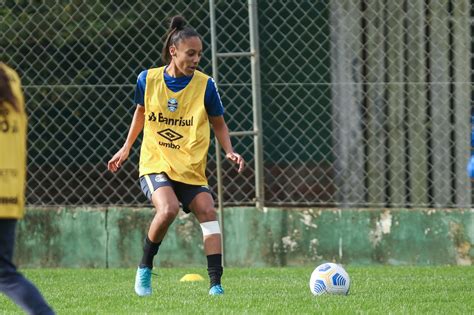 Gurias Gremistas Finalizam Os Preparativos Para Receber O Botafogo Pelo