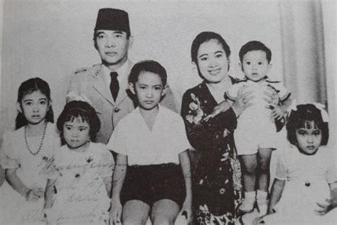 Biodata Fatmawati Lengkap Umur Dan Agama Istri Soekarno Penjahit