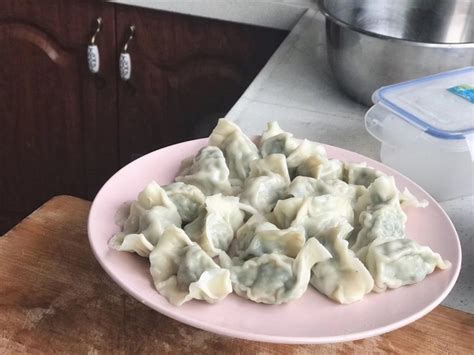 【香菜猪肉饺子🥟的做法步骤图，怎么做好吃】陈局长下厨房