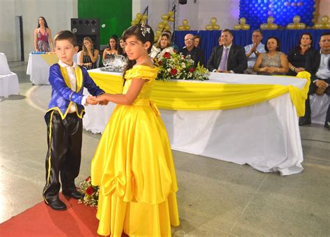 ESCOLA IRMÃ DULCE INOVA E COMEMORA SOLENIDADE DE FORMATURA EXPLORANDO