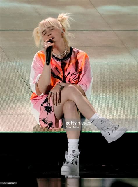 17 Hot Thick Legs Photos Of Billie Eilish To Enjoy The Day Made