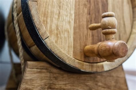 Подготовка дубовой бочки к использованию – вымачивание