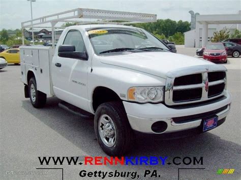 2005 Bright White Dodge Ram 2500 St Regular Cab 4x4 Chassis 64664257