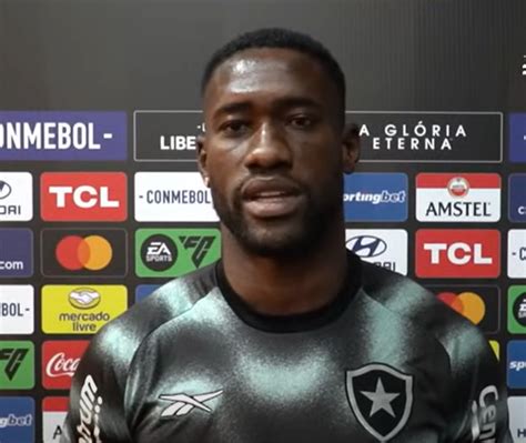 Bastos do Botafogo é convocado para a Seleção Angolana