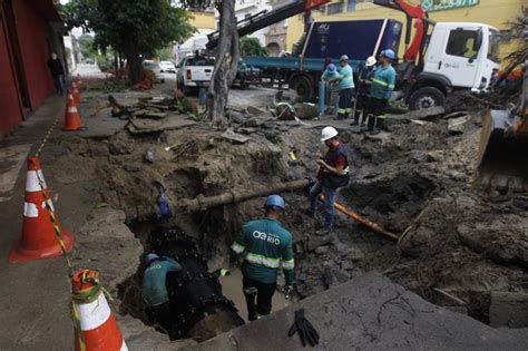 Reparo Em Tubula O Que Rompeu Na Zona Norte Conclu Do Ap S Horas