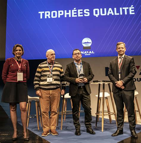 ESAT ALTER EGO Le trophée de la Dynamique Qualité a été remis par