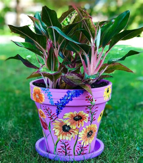 Gorgeous Painted Flower Pots To Make Your Home Vibrant