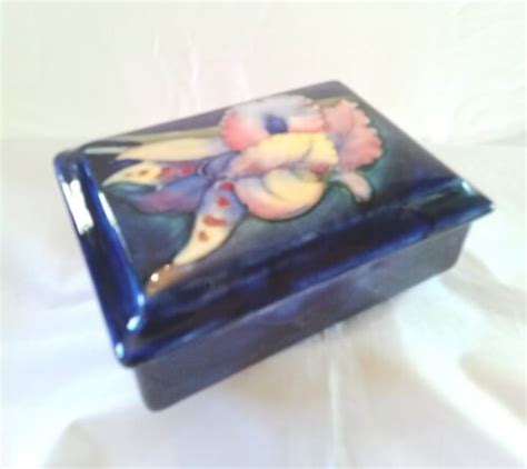 Vintage Moorcroft Orchid Pattern Trinket Box And Lid Labels Potter To