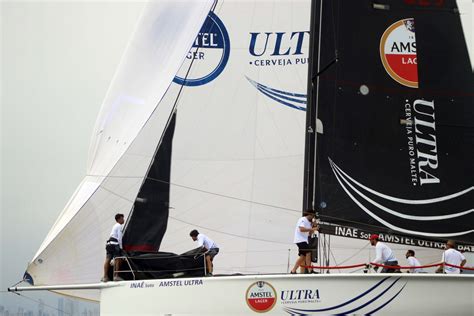 Inaê Amstel Ultra conquista pódio em tradicional regata santista