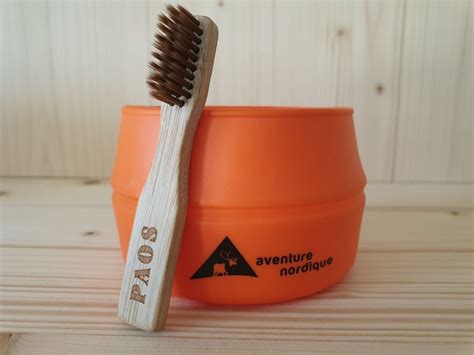 Brosse à dents de voyage en bois