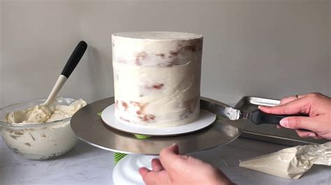 How To Fill Stack Crumb Coat Layered Cake Youtube