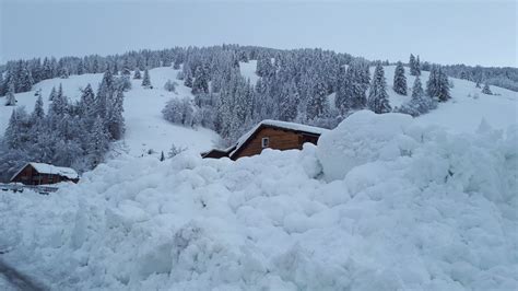 M T O Chutes De Neige La Situation En Savoie Et Dans Les Hautes Alpes