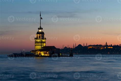 Maiden's Tower in Istanbul 11150148 Stock Photo at Vecteezy