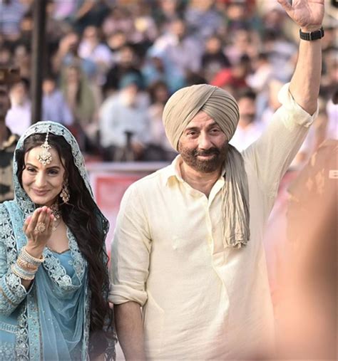 Ahead Of Gadar 2 Release Sunny Deol Ameesha Patel Visit Attari Wagah Border