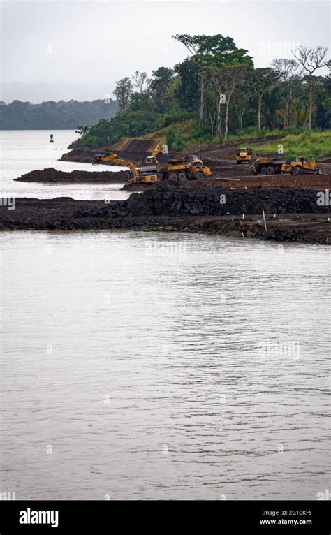 Canal De Panama Construction Des Nouvelles écluses Agrandies Sur Le