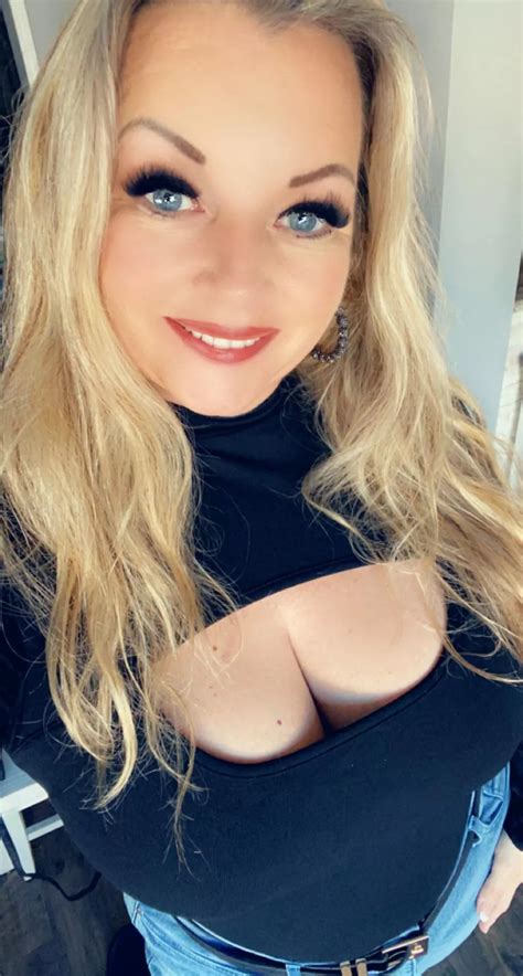 F Big Natural GILF Tits Wanna Play Nudes Busty Hide NUDE PICS ORG