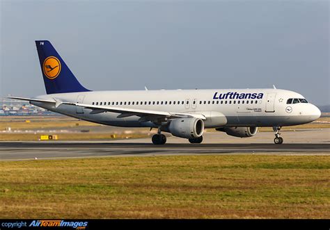 Airbus A320 211 Lufthansa D AIPM AirTeamImages